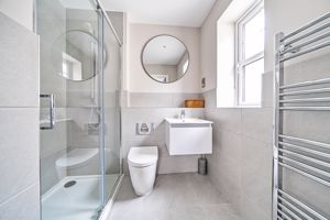 Ensuite- click for photo gallery